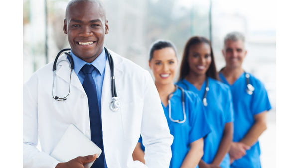 Payer une assurance santé ou payer le médecin : qu’est-ce qui coûte le moins cher ?